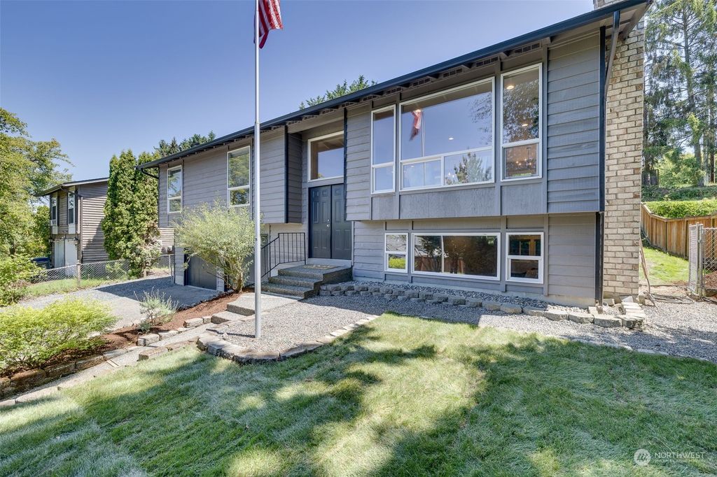 Photo of 5723 66th Avenue NE, Marysville, WA 98270 (MLS # 2255176)
