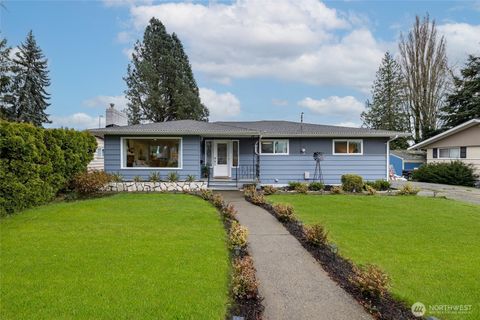 Photo of 924 E Grover Street, Lynden, WA 98264 (MLS # 2458517)