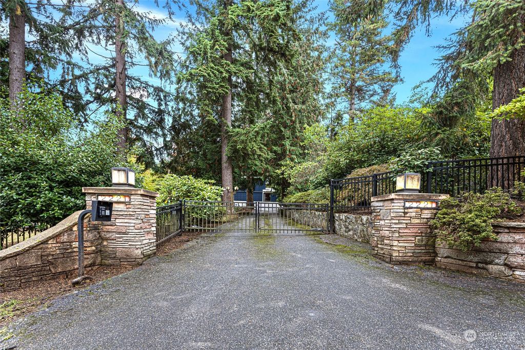 Photo of 2221 NE 177th Street, Shoreline, WA 98155 (MLS # 2204501)