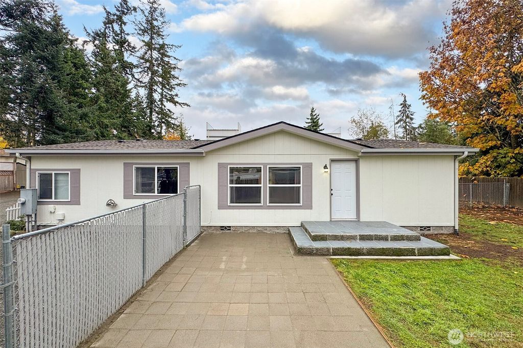 Photo of 2826 E Myrtle Street, Port Angeles, WA 98362 (MLS # 2451568)