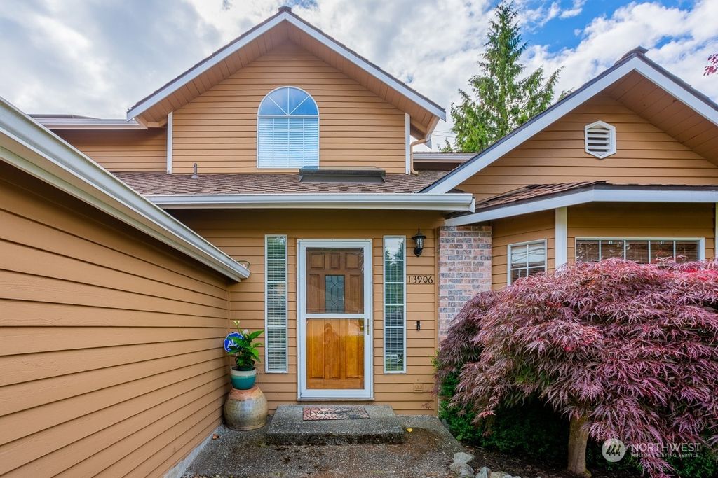 Photo of 13906 64th Drive SE, Snohomish, WA 98296 (MLS # 2202904)