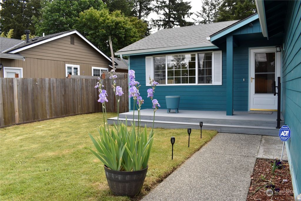 Photo of 5802 138th Place NE, Marysville, WA 98271 (MLS # 2243643)