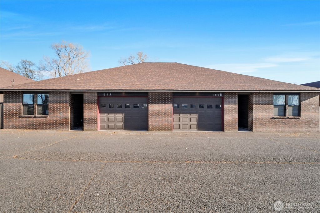 Photo of 1315 NE Nanto Road #A&amp;B, Moses Lake, WA 98837 (MLS # 2501141)