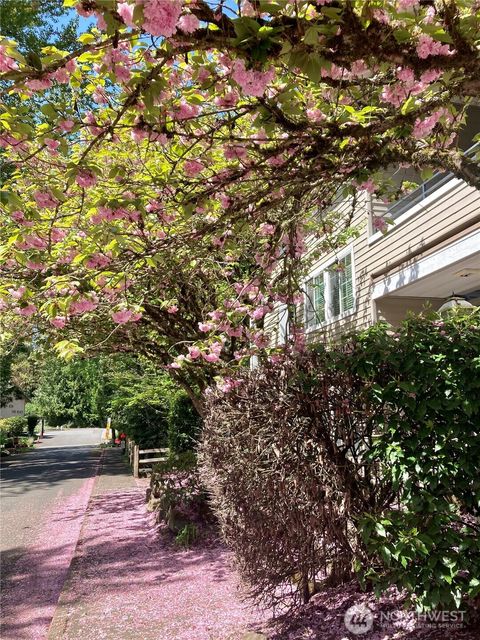 Photo of 9822 NE 122nd Street #U201, Kirkland, WA 98034 (MLS # 2445224)