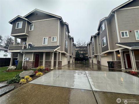 Photo of 978 Edmonds Avenue NE #C, Renton, WA 98056 (MLS # 2483822)
