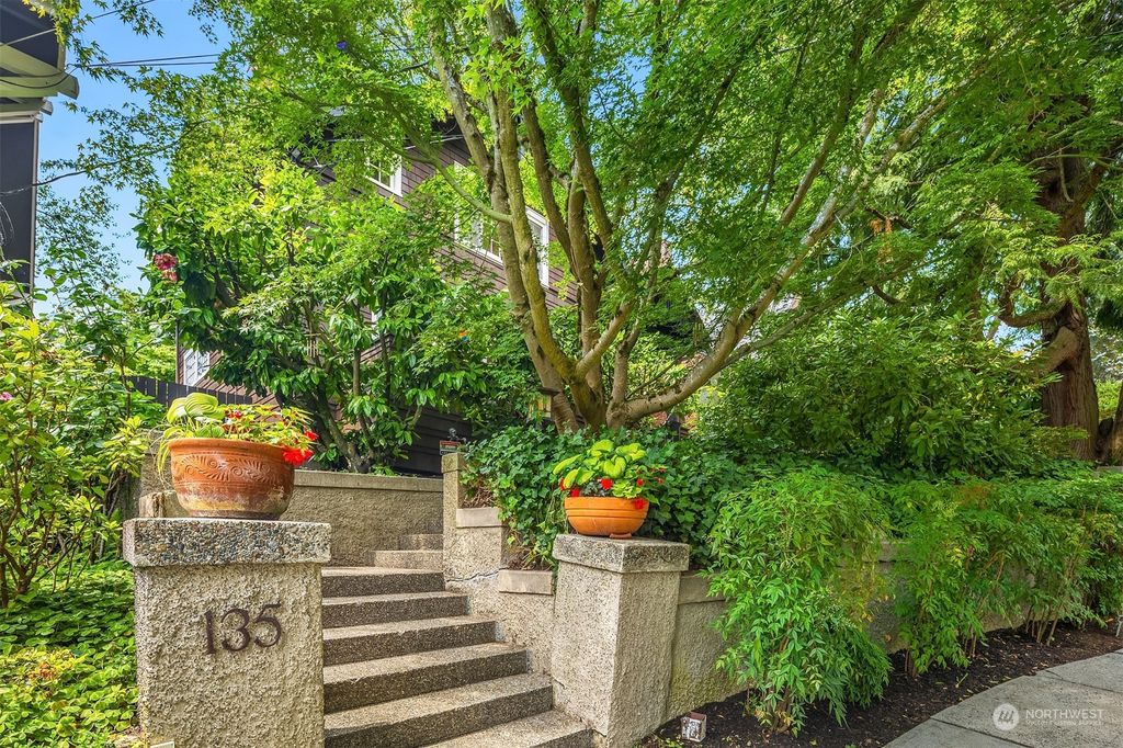 Photo of 135 34th Avenue E, Seattle, WA 98112 (MLS # 2145001)