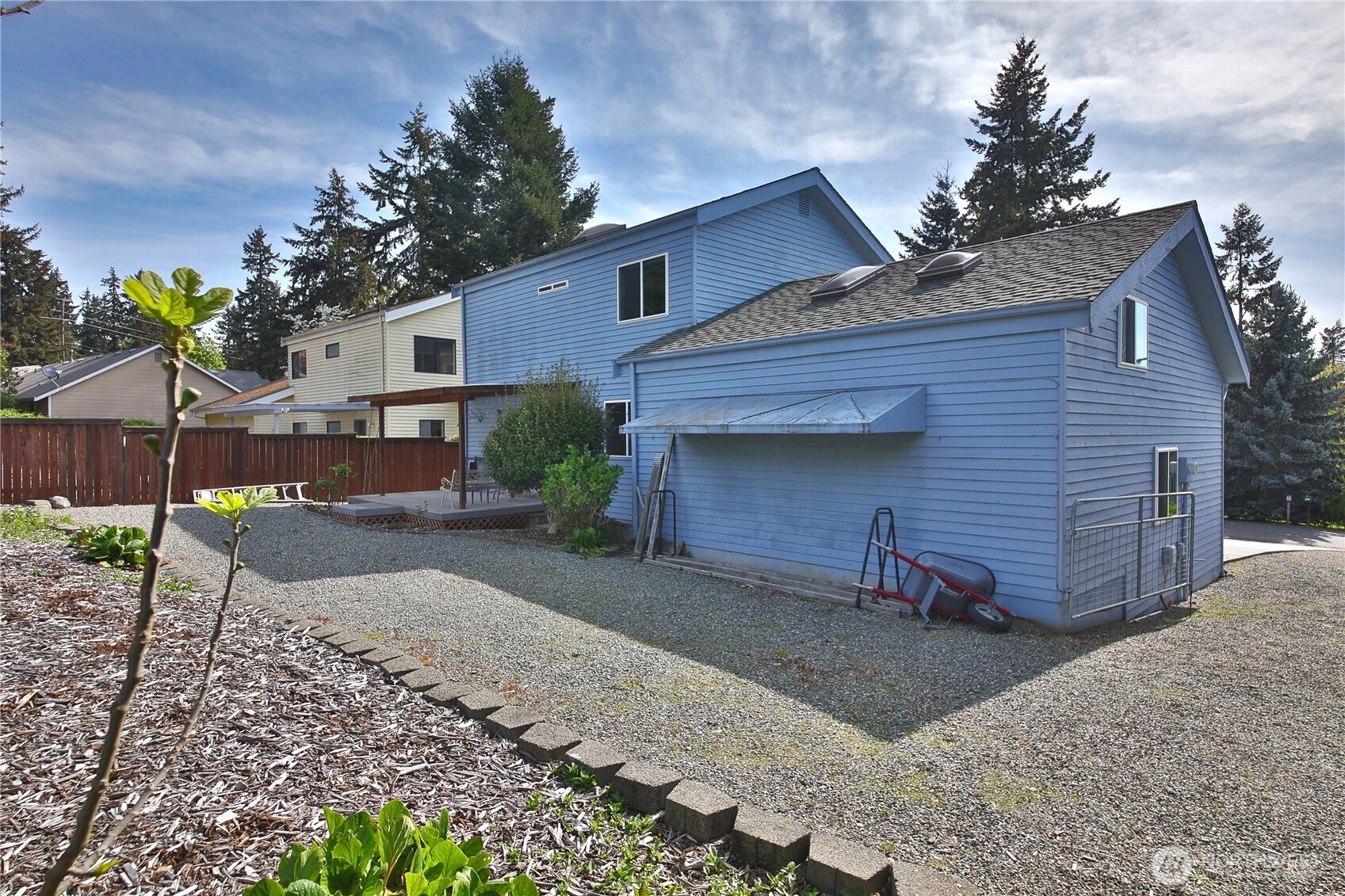 5636 Lenz Place