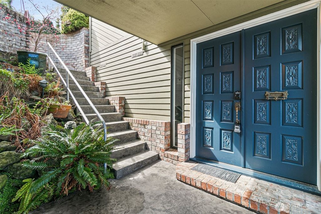 Photo of 9750 Rainier Avenue S, Seattle, WA 98118 (MLS # 2360953)