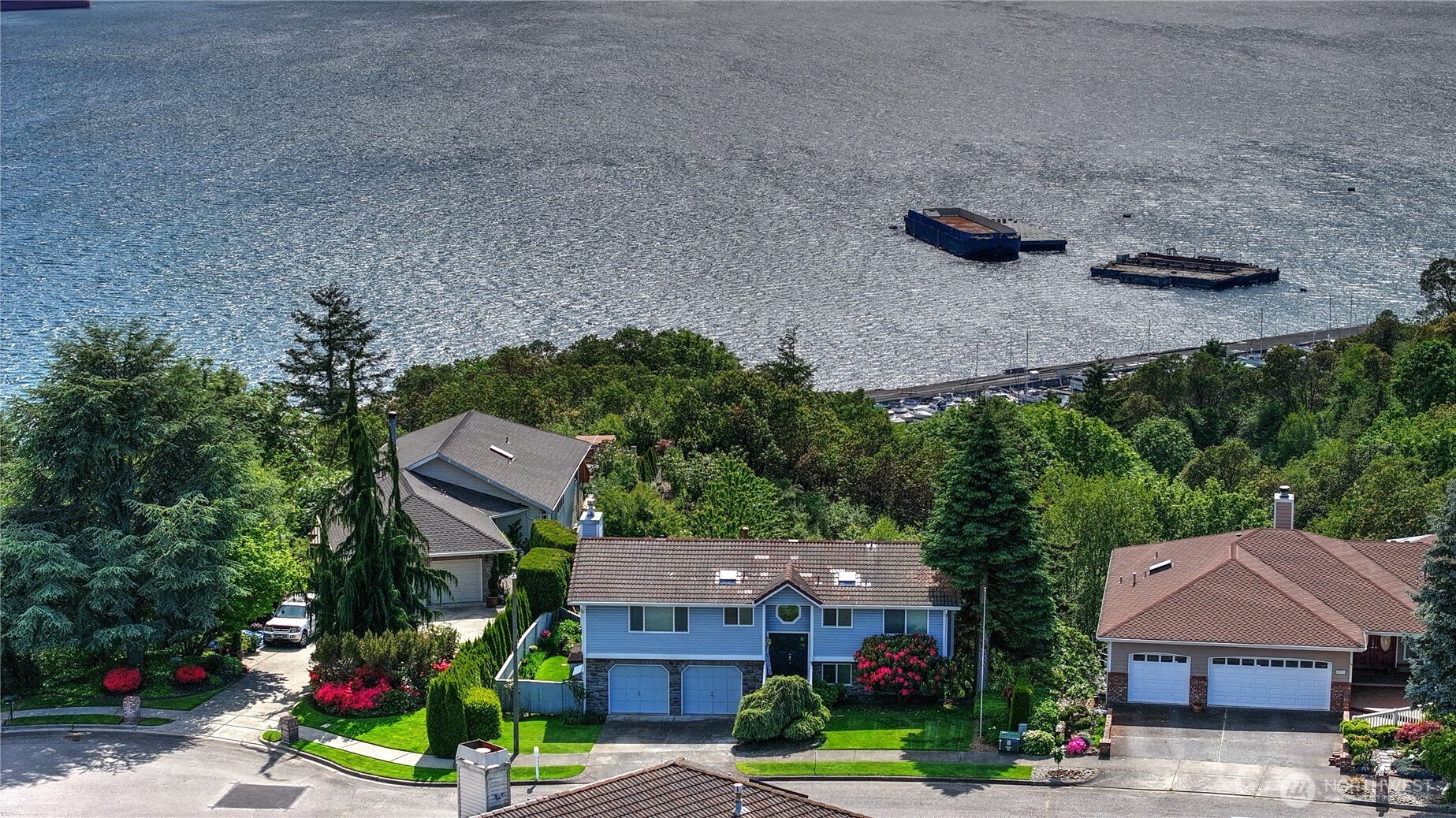 4329 Cliff Side Drive NE