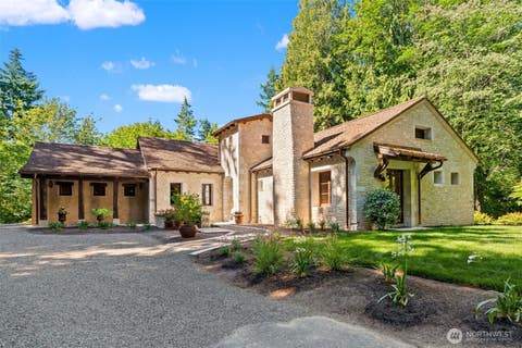 Photo of 11008 N Deer Drive, Woodway, WA 98020 (MLS # 2561280)