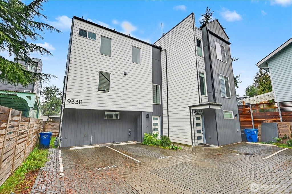 Photo of 933 N 91st Street #B, Seattle, WA 98103 (MLS # 2503319)