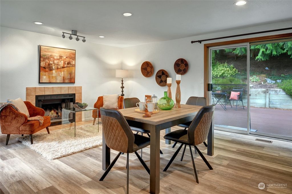 listing image 9362772385947410657