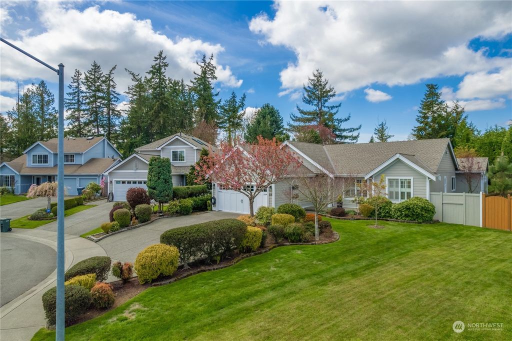 Photo of 405 25th Avenue Pl, Milton, WA 98354 (MLS # 2057583)