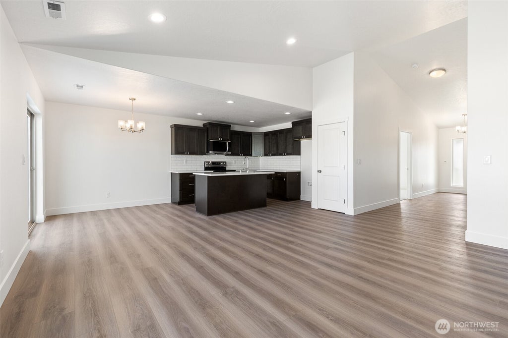 Photo of 312 N Montana Street, Moses Lake, WA 98837 (MLS # 2548332)
