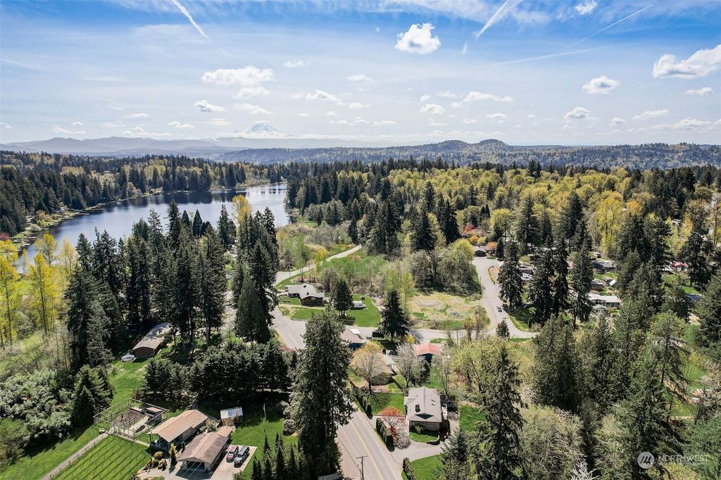 Photo of 13227 Lake Kathleen Road SE, Renton, WA 98059 (MLS # 2221526)