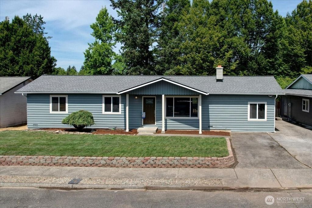 Photo of 1711 33rd Street SE, Auburn, WA 98002 (MLS # 2419323)