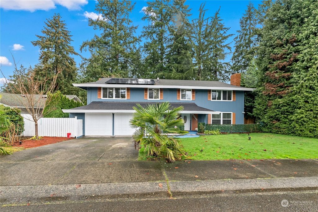 Photo of 32021 28th Avenue SW, Federal Way, WA 98023 (MLS # 2315740)