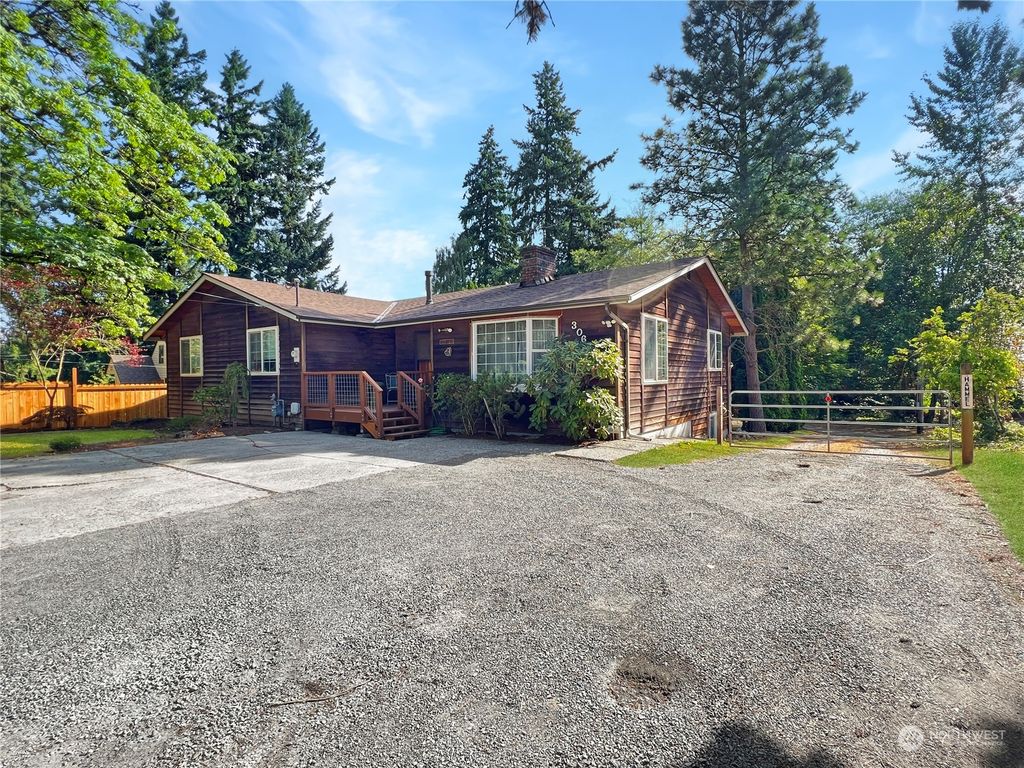 Photo of 30646 28th Avenue S, Federal Way, WA 98003 (MLS # 2075402)