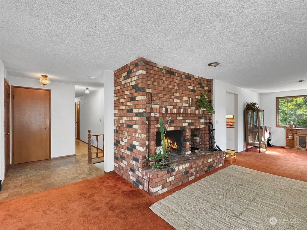 Photo of 30646 28th Avenue S, Federal Way, WA 98003 (MLS # 2075402)