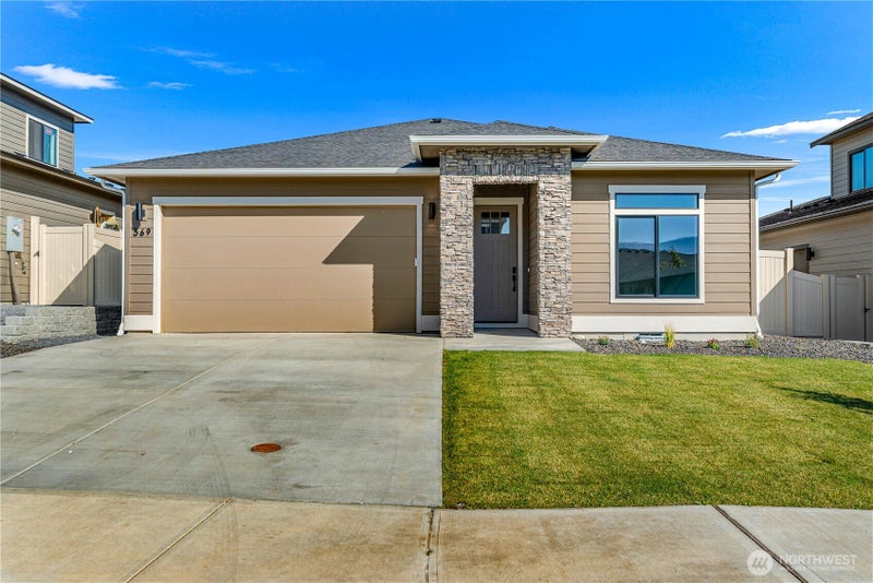 569 S Oasis Loop
