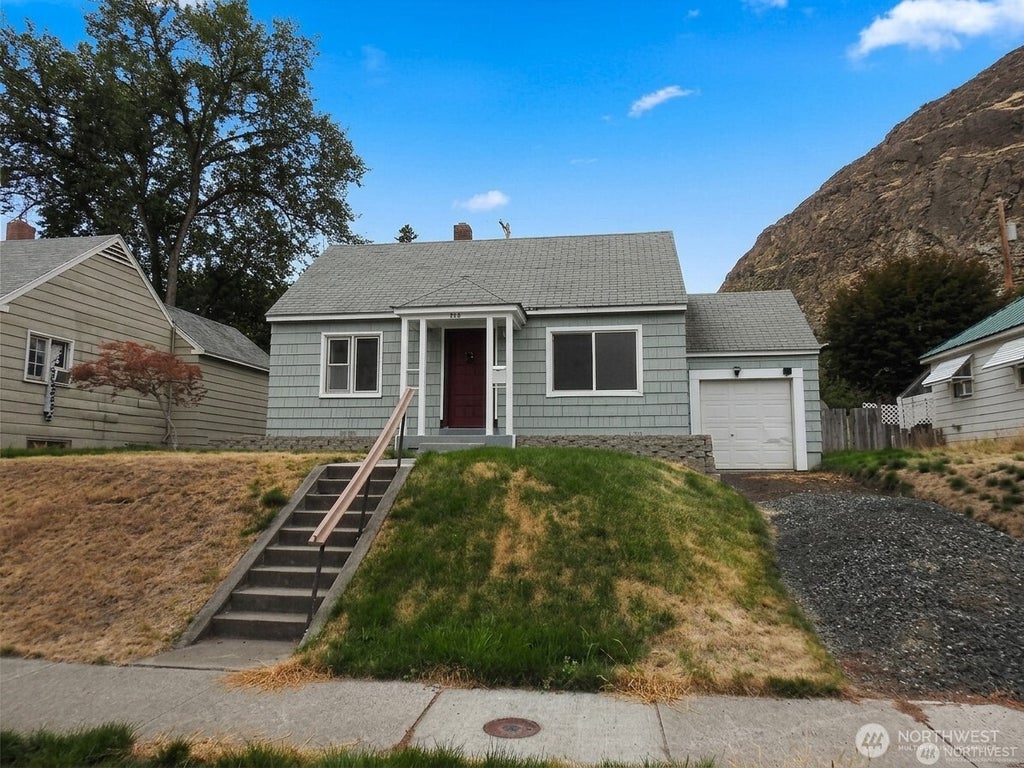 Photo of 308 Stevens Avenue, Coulee Dam, WA 99116 (MLS # 2581873)