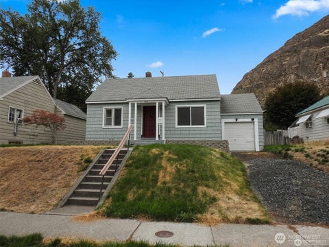 Photo of 308 Stevens Avenue, Coulee Dam, WA 99116 (MLS # 2581873)