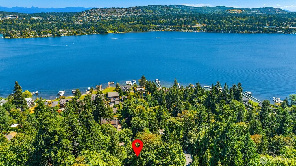 Photo of 44 xx Ferncroft Road, Mercer Island, WA 98040 (MLS # 2413377)