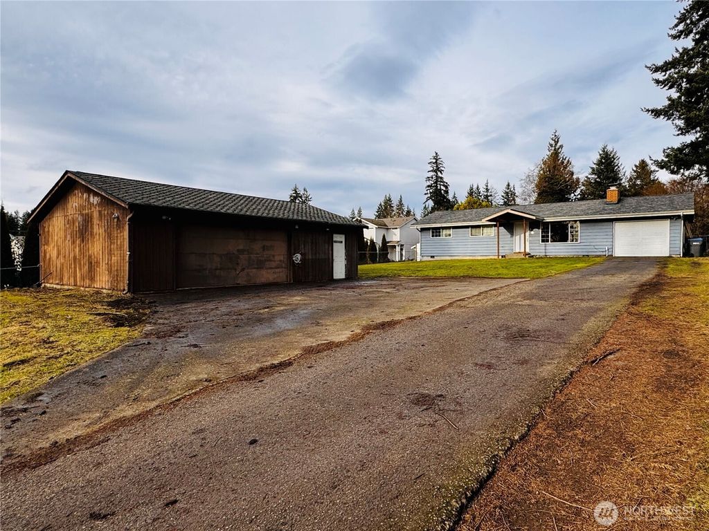 Photo of 712 Hanford Avenue, Bremerton, WA 98310 (MLS # 2470208)