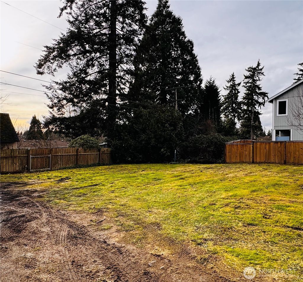 Photo of 712 Hanford Avenue, Bremerton, WA 98310 (MLS # 2470208)