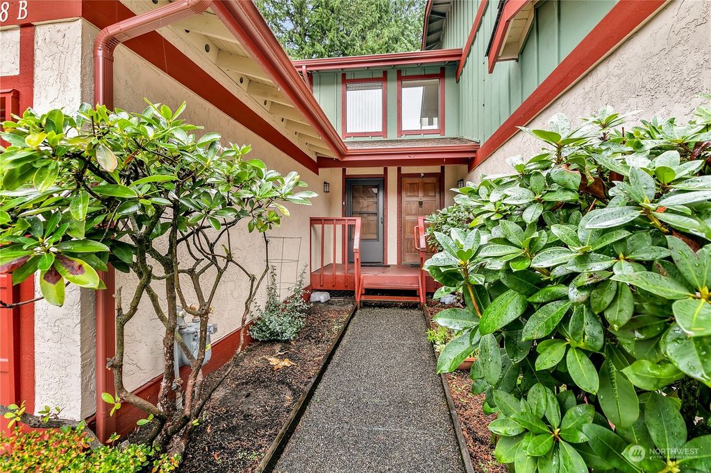 Photo of 31718 48th Lane SW #B, Federal Way, WA 98023 (MLS # 2303826)