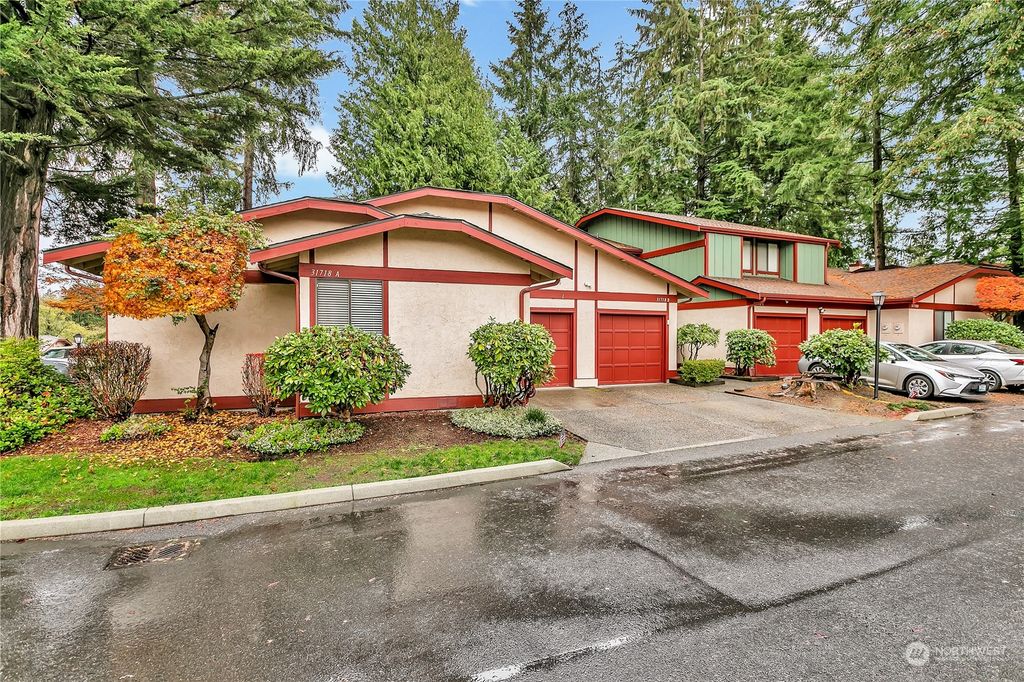 Photo of 31718 48th Lane SW #B, Federal Way, WA 98023 (MLS # 2303826)
