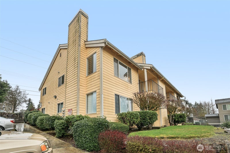 1111 S Villard Street D25