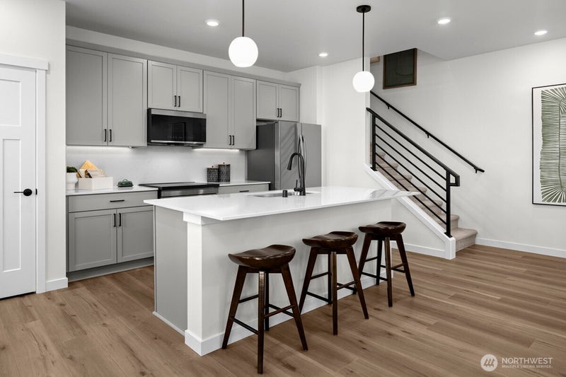 4231 85th Ave NE ES81