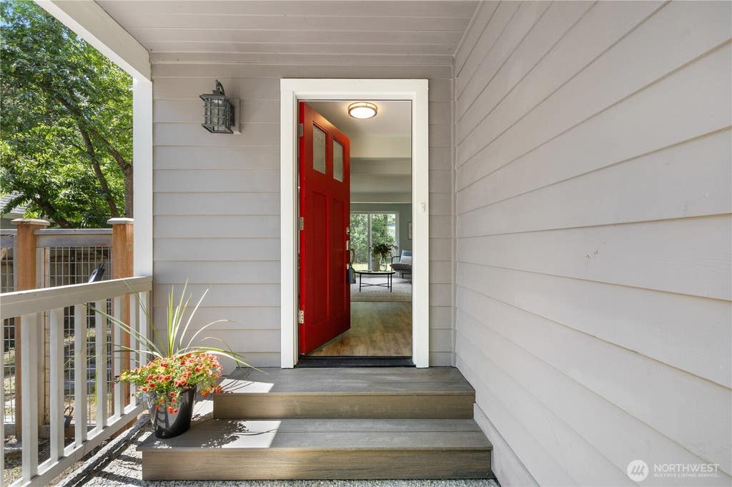 Photo of 2805 York Road, Everett, WA 98204 (MLS # 2552345)