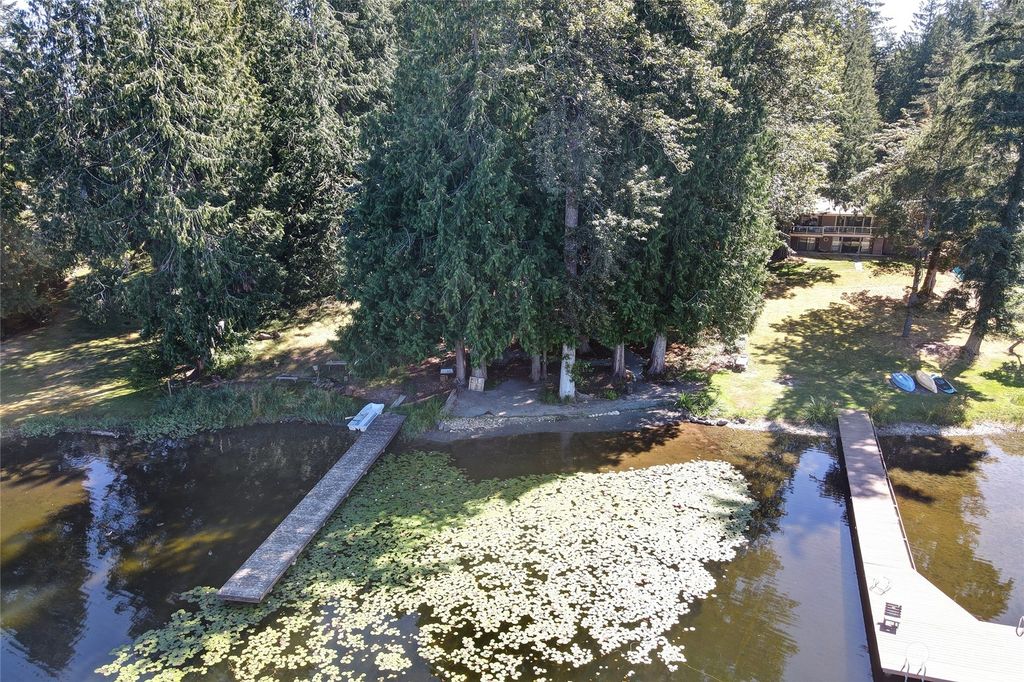 Photo of 31613 E Lake Morton Drive SE, Kent, WA 98042 (MLS # 2052634)