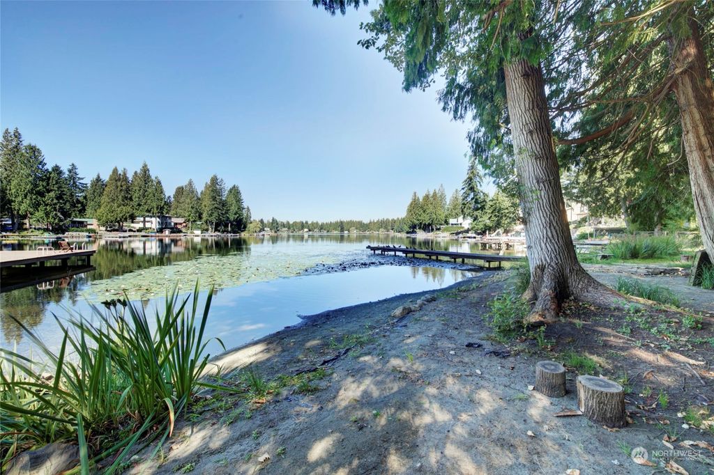 Photo of 31613 E Lake Morton Drive SE, Kent, WA 98042 (MLS # 2052634)