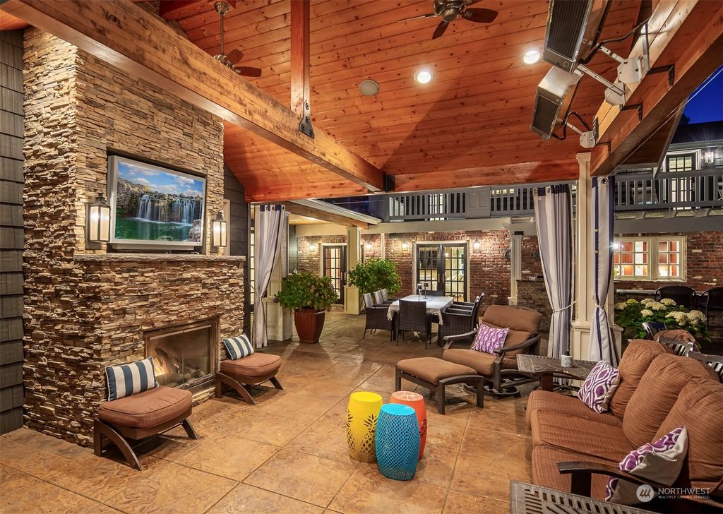 Photo of 8504 NE 15th Street, Clyde Hill, WA 98004 (MLS # 2311567)