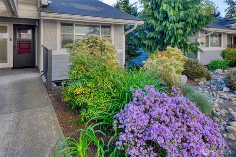 Photo of 15208 NE 8th Street #C4, Bellevue, WA 98007 (MLS # 2502555)