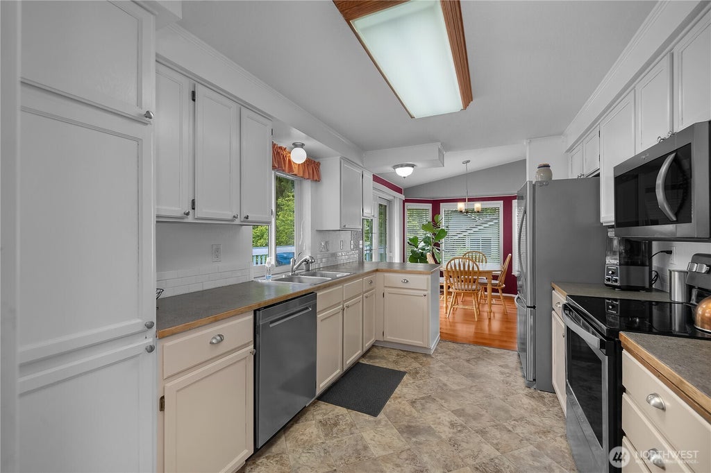 Photo of 2976 Hampton Drive SW, Tumwater, WA 98512 (MLS # 2537386)
