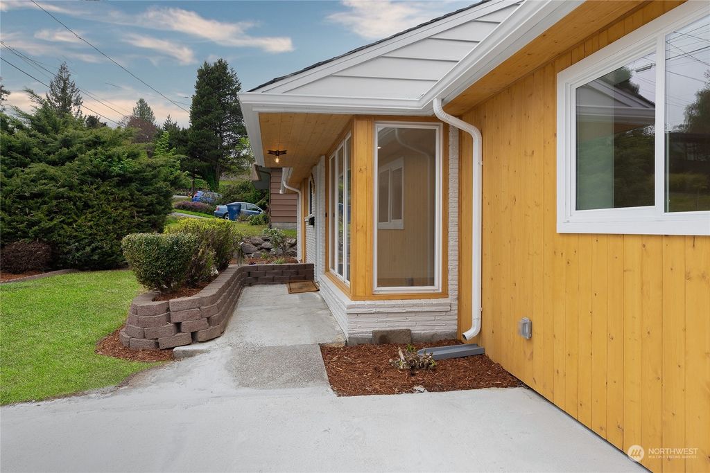 Photo of 7614 S 113th Street, Seattle, WA 98178 (MLS # 2228450)