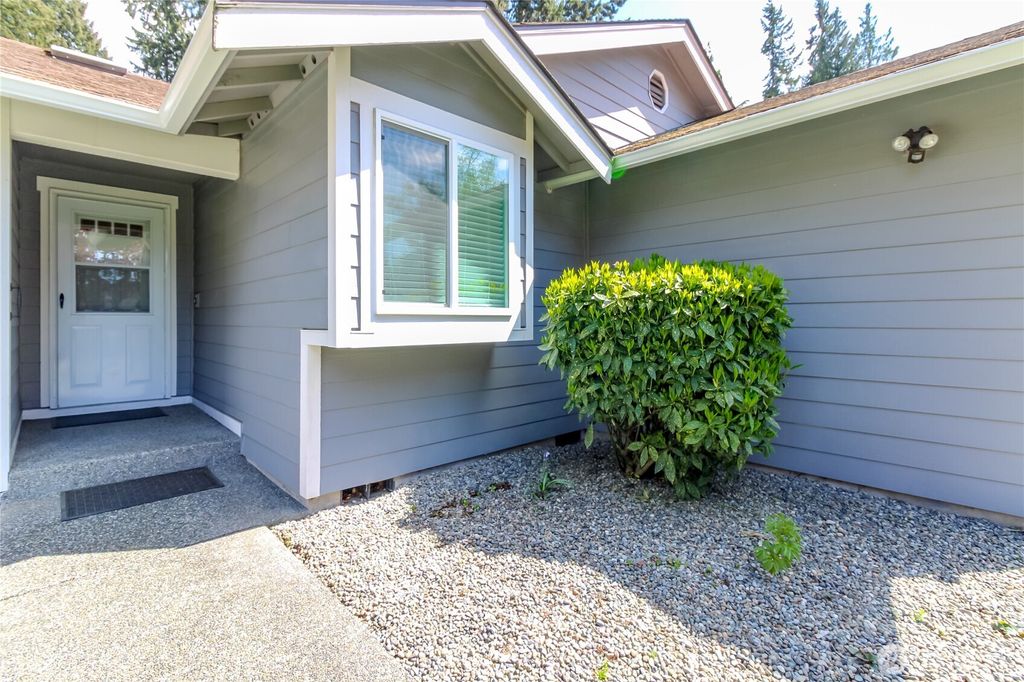 Photo of 14817 105th Avenue Ct E, Puyallup, WA 98374 (MLS # 2513375)