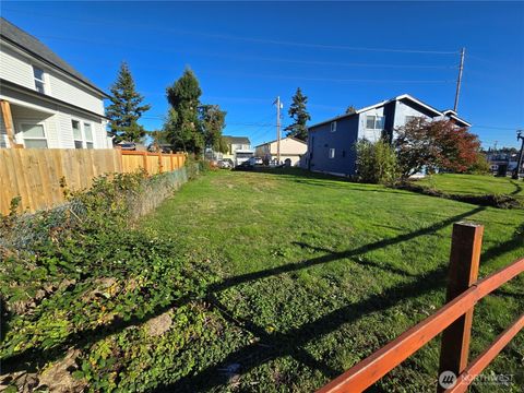 Photo of 1409 E Marine View Drive, Everett, WA 98201 (MLS # 2437061)