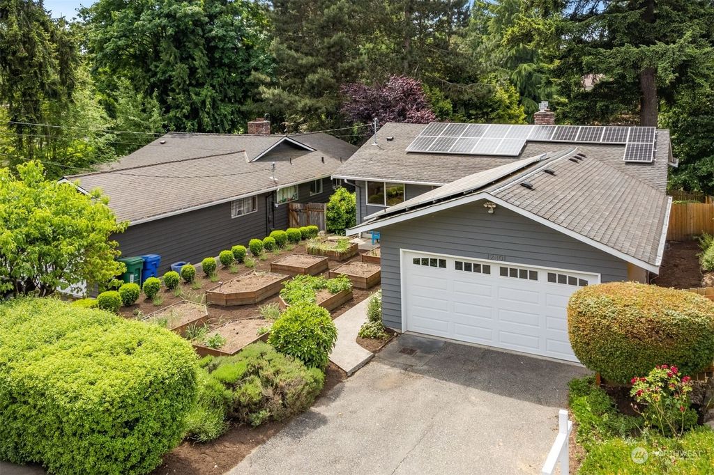 Photo of 12301 1st Avenue NE, Seattle, WA 98125 (MLS # 2101843)