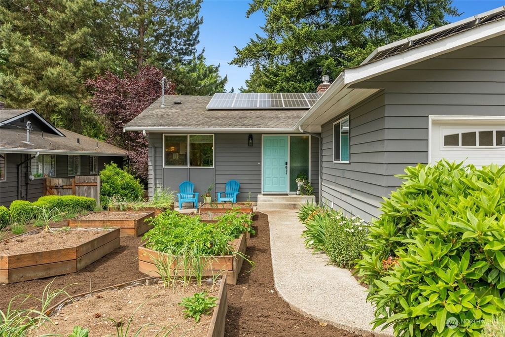 Photo of 12301 1st Avenue NE, Seattle, WA 98125 (MLS # 2101843)