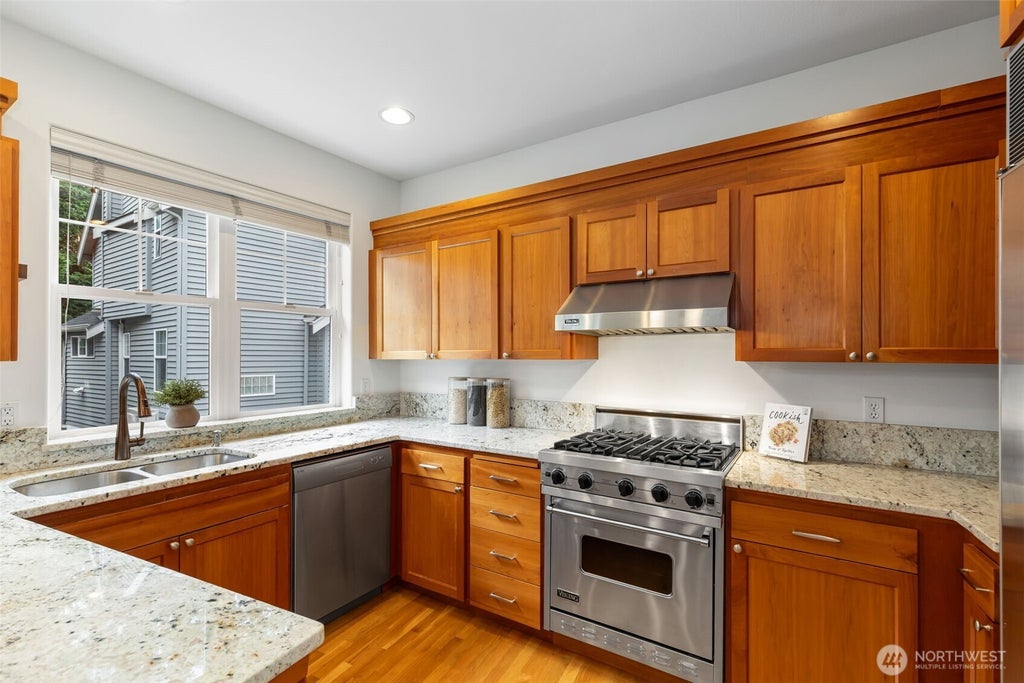 Photo of 620 Lake Washington Boulevard E, Seattle, WA 98112 (MLS # 2567712)