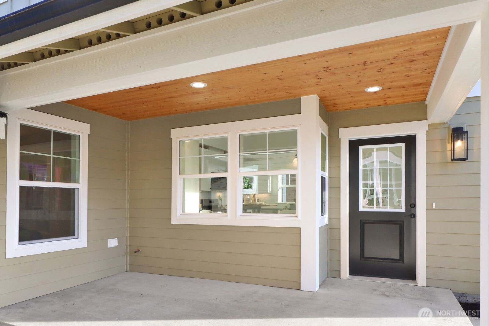 530 E Sunset Drive 12