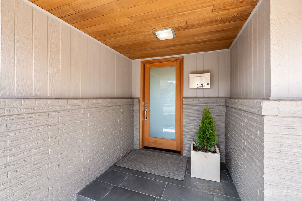 Photo of 5445 37th Avenue SW, Seattle, WA 98126 (MLS # 2066633)