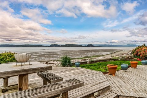 A home in Oak Harbor