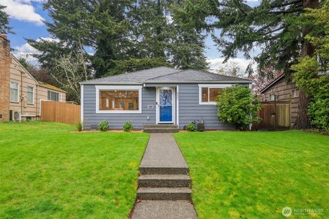 Photo of 4027 48th Avenue SW, Seattle, WA 98116 (MLS # 2498719)