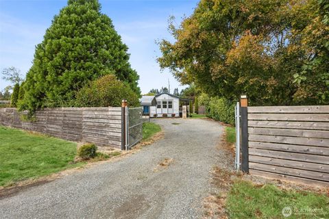 Photo of 8517 Pepperidge Lane SE, Yelm, WA 98597 (MLS # 2435488)